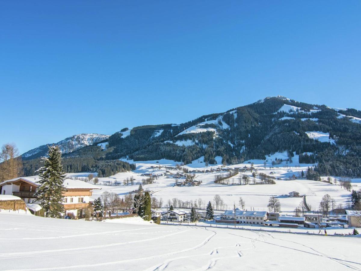 Luxurious Holiday Home With Terrace In Tyrol Brixen im Thale Luaran gambar